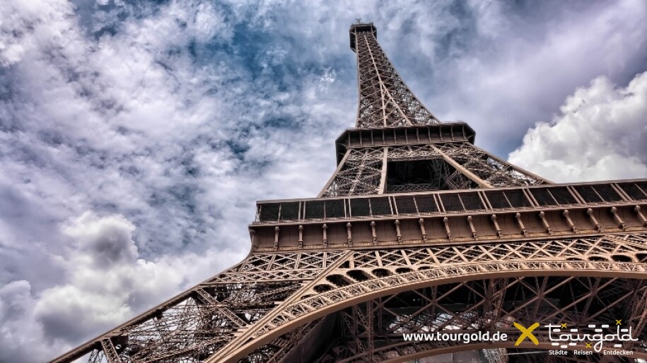 Darf bei der Busreise Paris nicht fehlen: Der Eiffelturm
