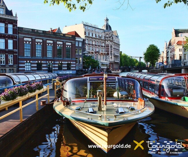 Busreise Amsterdam Grachtenfahrt Boote