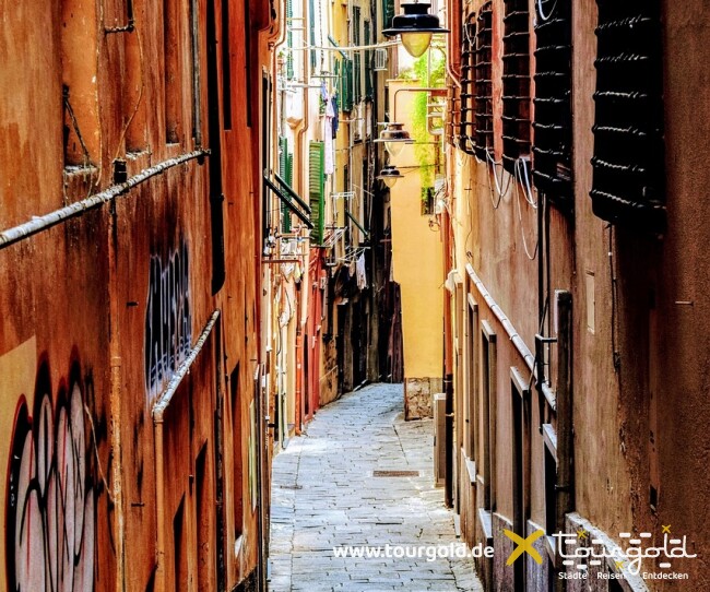Busreise Italien Genua Altstadt Carruggi