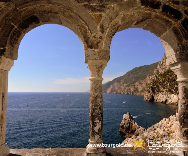 Busreise Italien Genua Cinque Terre Porto Venere Fenster