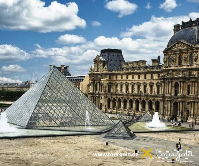 Highlight bei der Busreise Paris - Rundgang rund um den Louvre