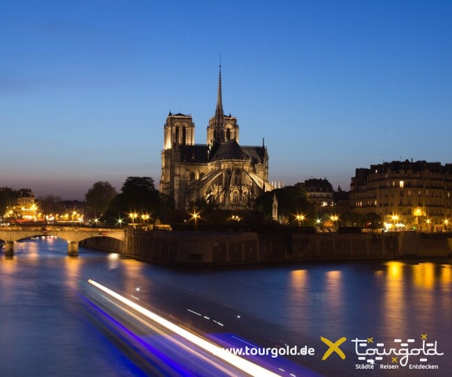 Paris Stimmung pur! Bootsfahrt auf der Seine am Abend