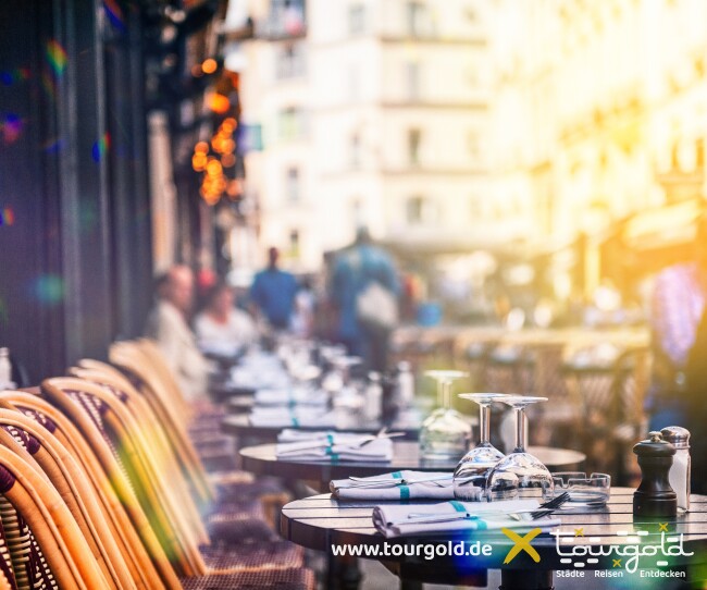 Paris Cafe draussen Sonne