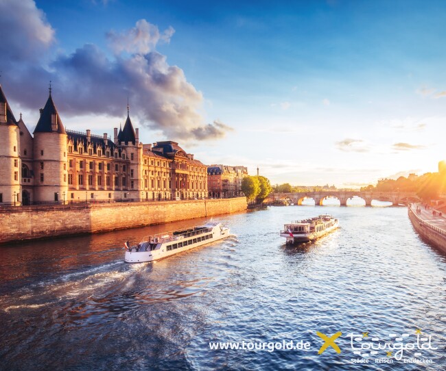 Paris Seine Conciergerie