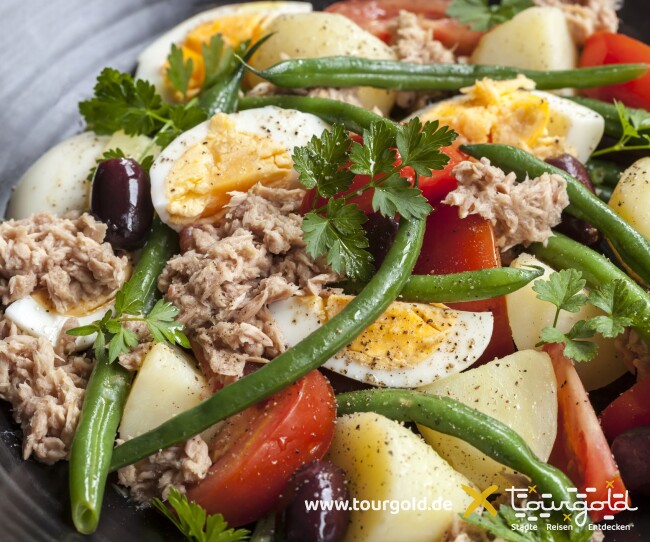 Typisch Essen in Nizza: Salade niçoise