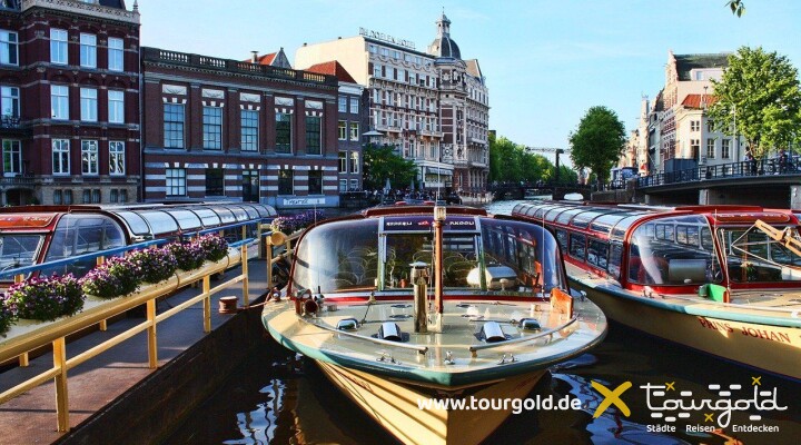Busreise Amsterdam Grachtenfahrt Boote