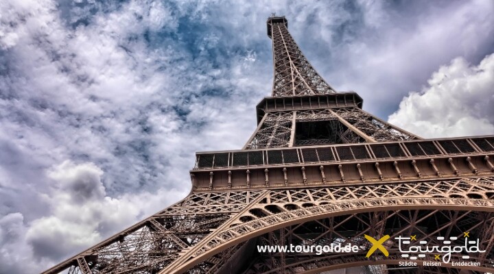 Darf bei der Busreise Paris nicht fehlen: Der Eiffelturm