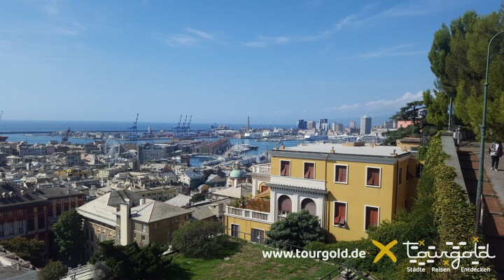 Busreise Ligurien Genua Aussicht Hafen