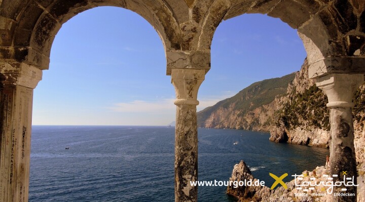 Busreise Italien Genua Cinque Terre Porto Venere Fenster
