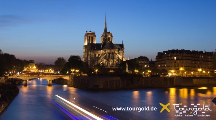 Paris Stimmung pur! Bootsfahrt auf der Seine am Abend