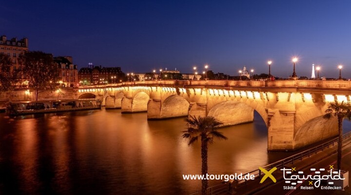 Paris Pont Neuf bei Nacht