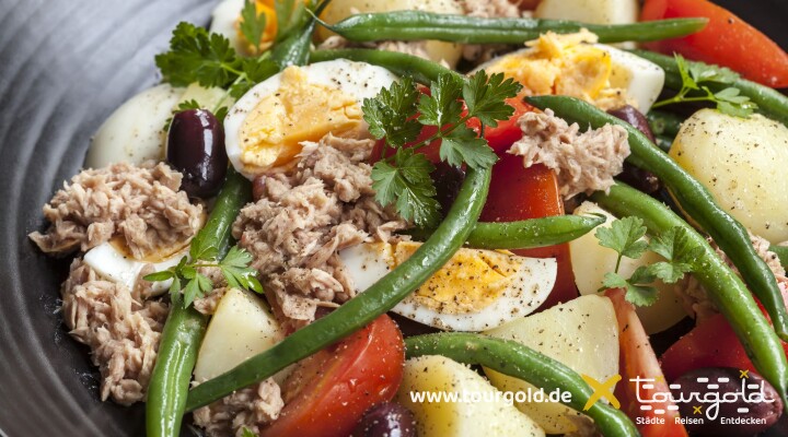 Typisch Essen in Nizza: Salade niçoise