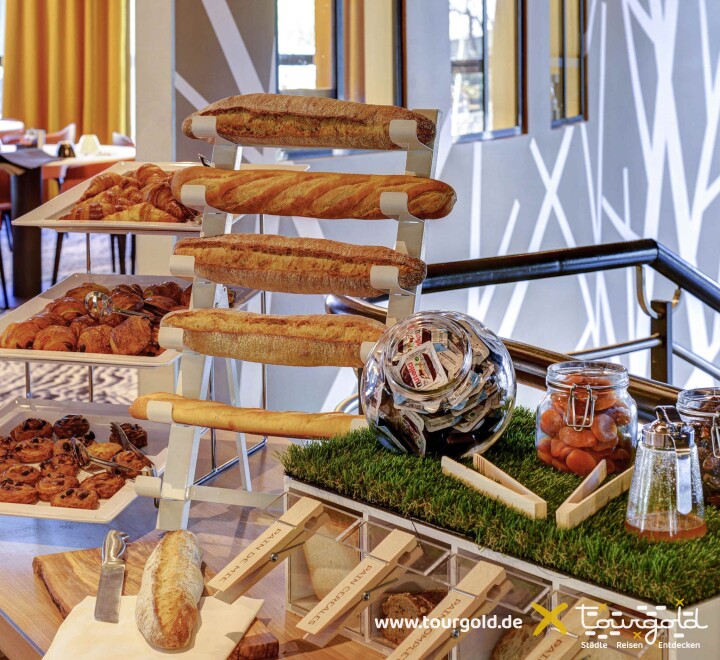 Novotel Orleans Breakfast